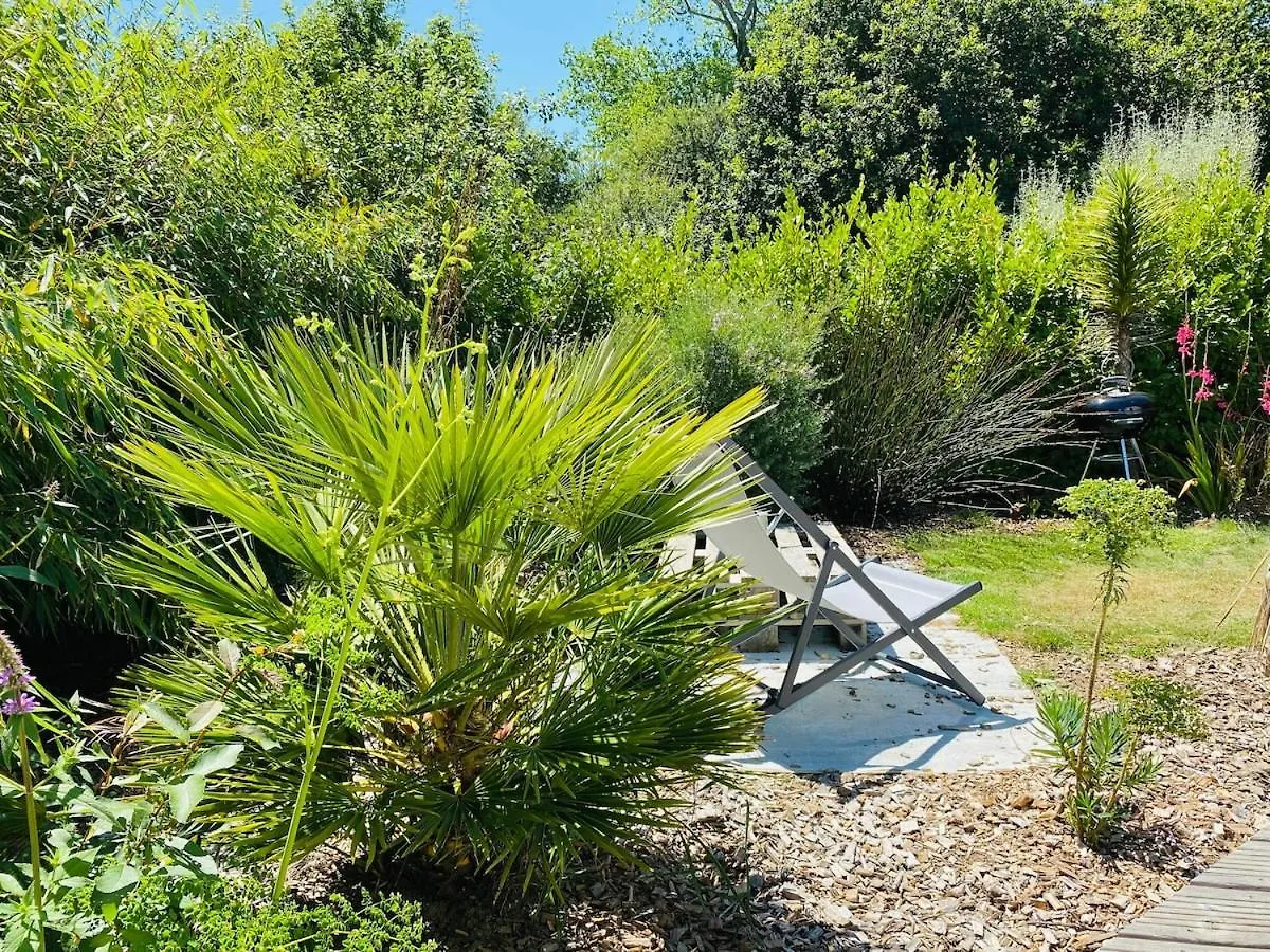Semesterbostad Au Coeur De Tregastel, Noyee Dans La Vegetation Villa Frankrike